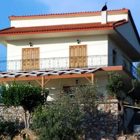 κατοικία με εξαίρετη θέα Almiropótamos